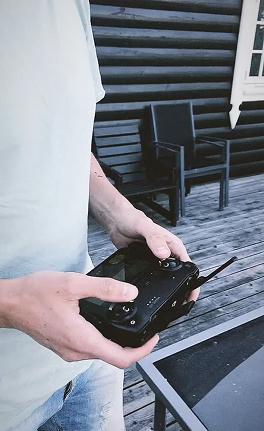 Terje flyr drone