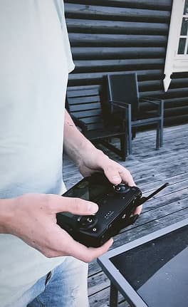 Terje flyr drone